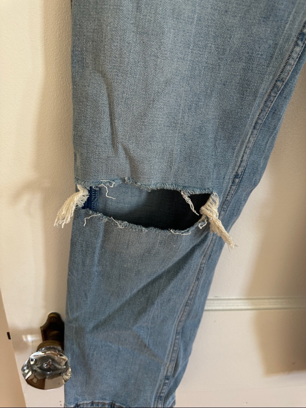 Abercrombie & Fitch The Ankle Straight Ultra High Rise Jeans - Picture 5 of 6